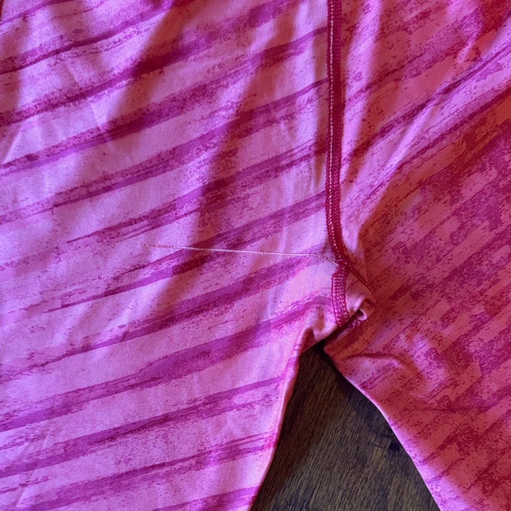 Under Armour Bright Pink Capris - Picture 3 of 4